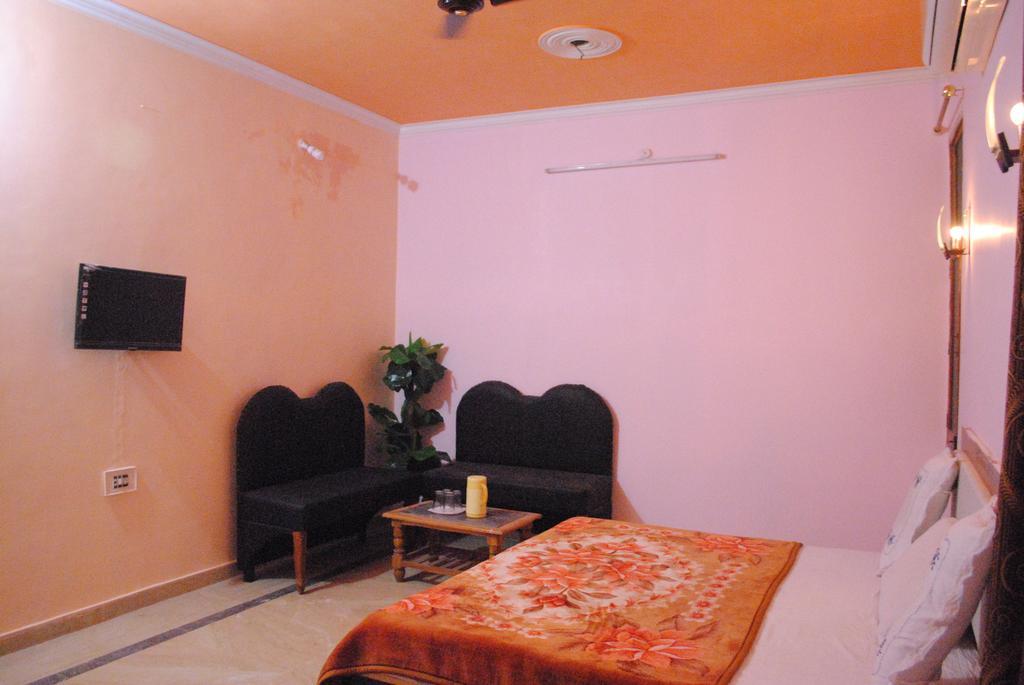 Hotel Rama Utsav Gwalior Oda fotoğraf