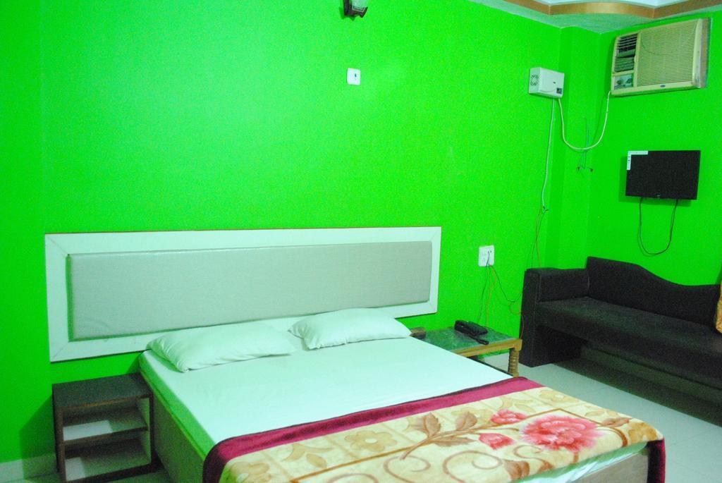 Hotel Rama Utsav Gwalior Oda fotoğraf